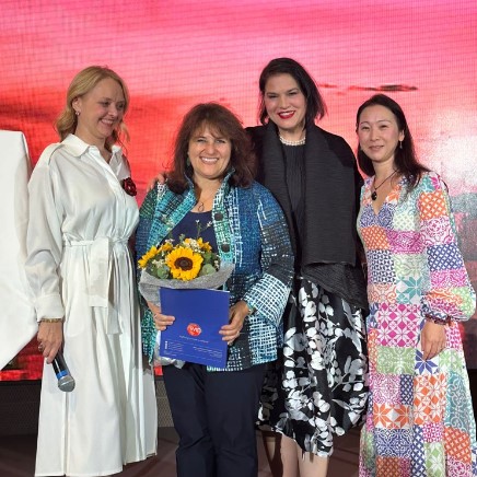 Head of the Institute receives Global Inspiring Women Worldwide Award